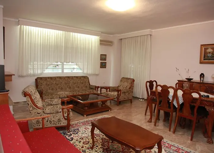Apartment Nikos *