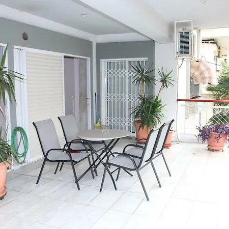 Nikos Apartament *